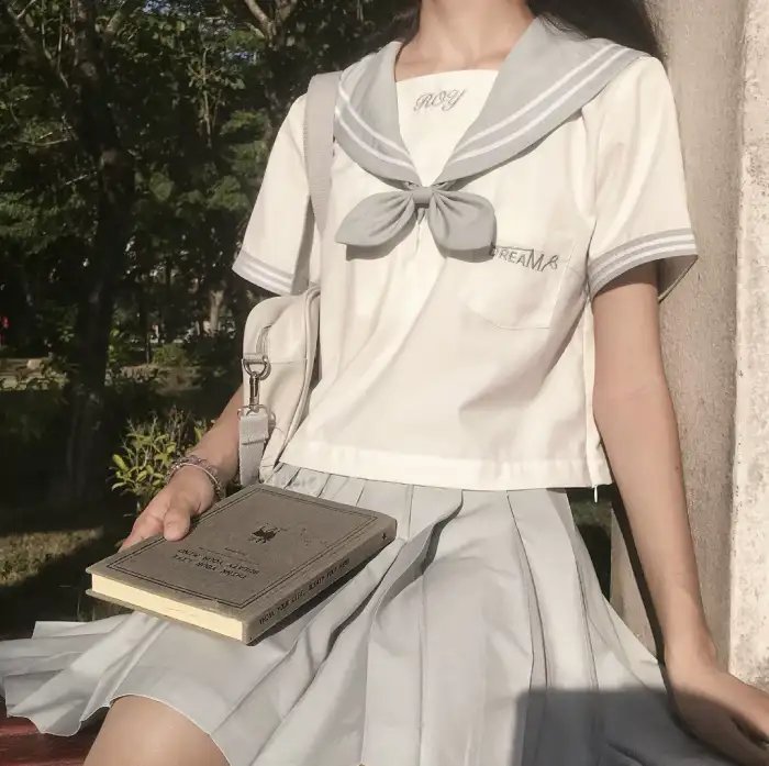 圈养的妇女